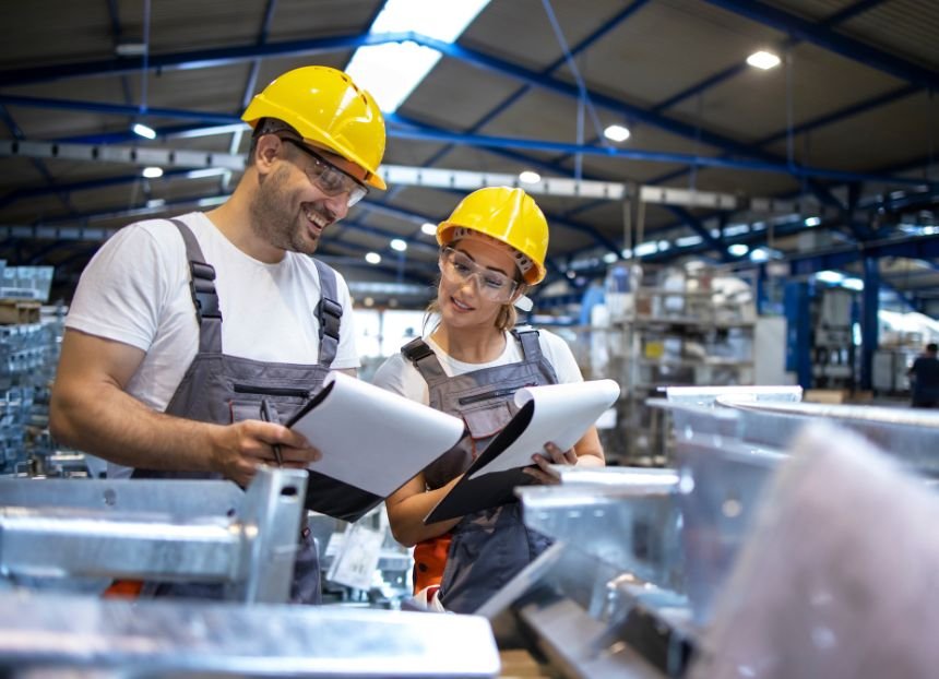 How to Start a Manufacturing Business in Dubai in 2025