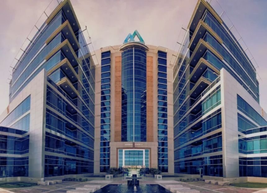 RAKEZ vs IFZA: Which Free Zone Offers Better Startup Packages?