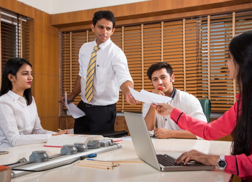 5 Easiest Business Activities to License in UAE Free Zones