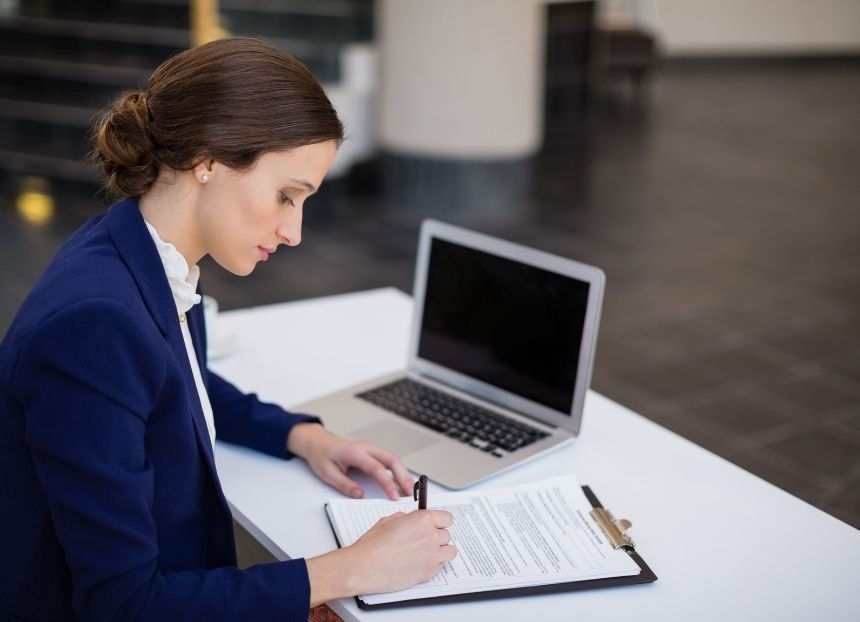 How to Obtain a Professional Services License in Sharjah